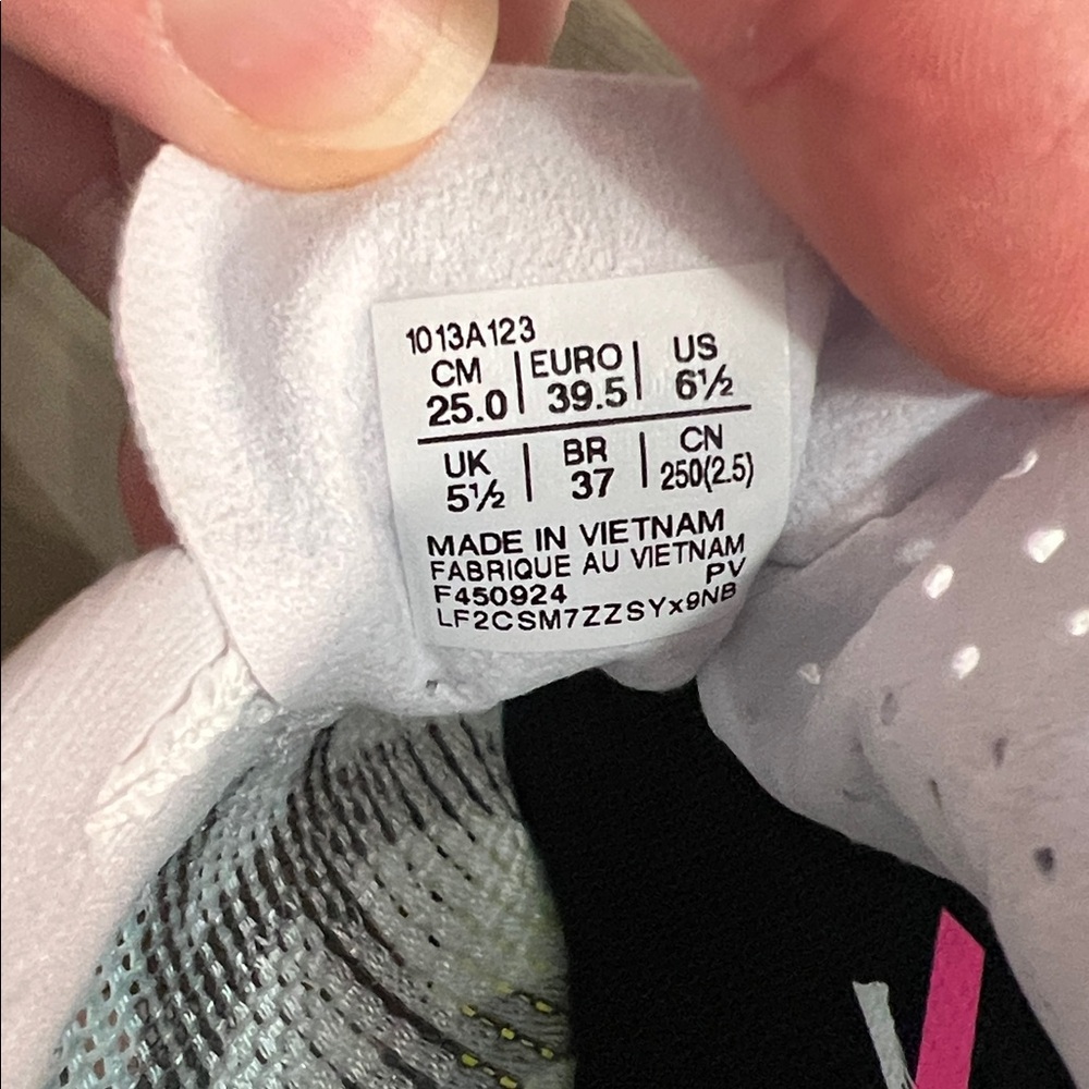 ASICS Metaspeed Sky Paris unisex size men’s 6.5/women’s 8. New in box! - Picture 3 of 9